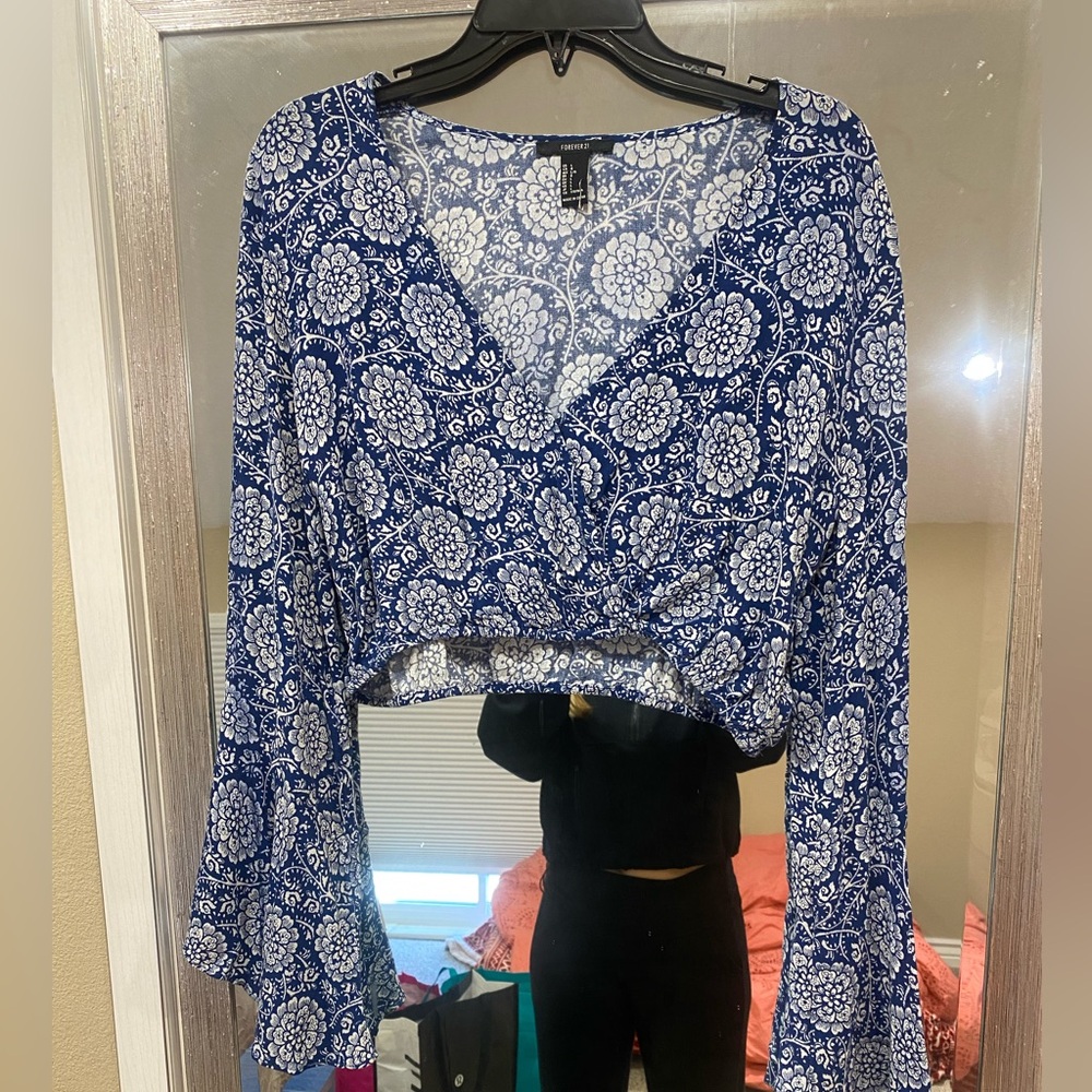 Bell sleeve crop top